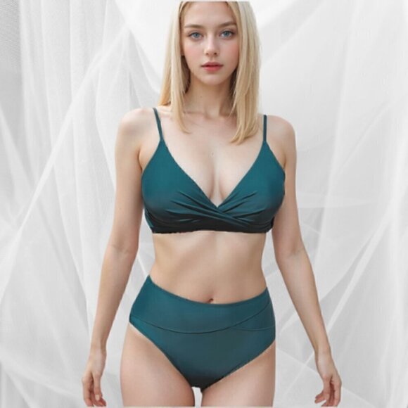57.🆕Small Cupshe Twist Front top and High-Waist Bikini Bottom NWT - Picture 1 of 4
